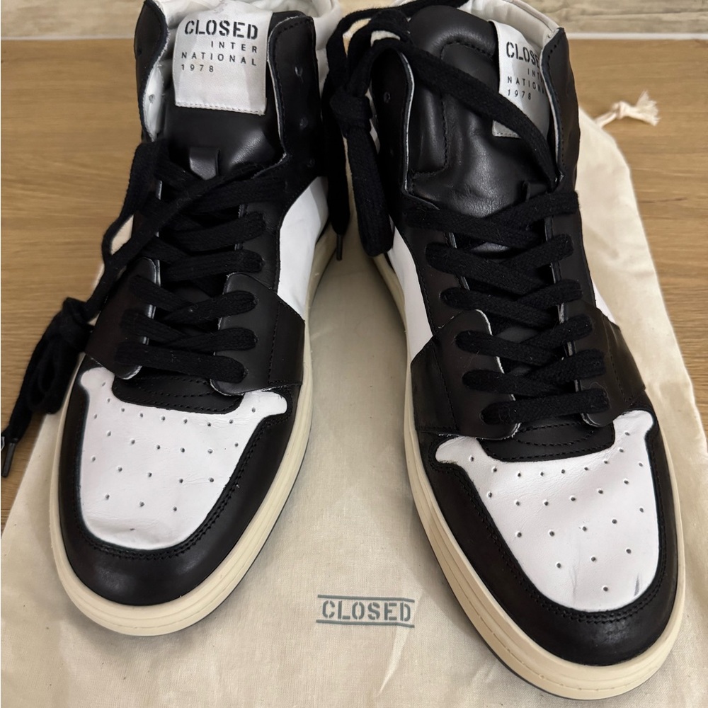 Closed Men's Black and White Sneakers